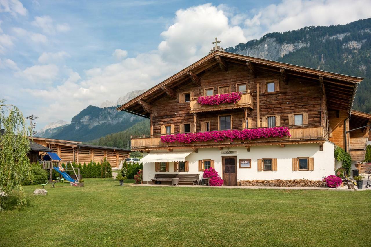 Narzenhof Wellness Chalets, Familien&Luxus Apartments am Bauernhof St. Johann in Tirol Exterior foto